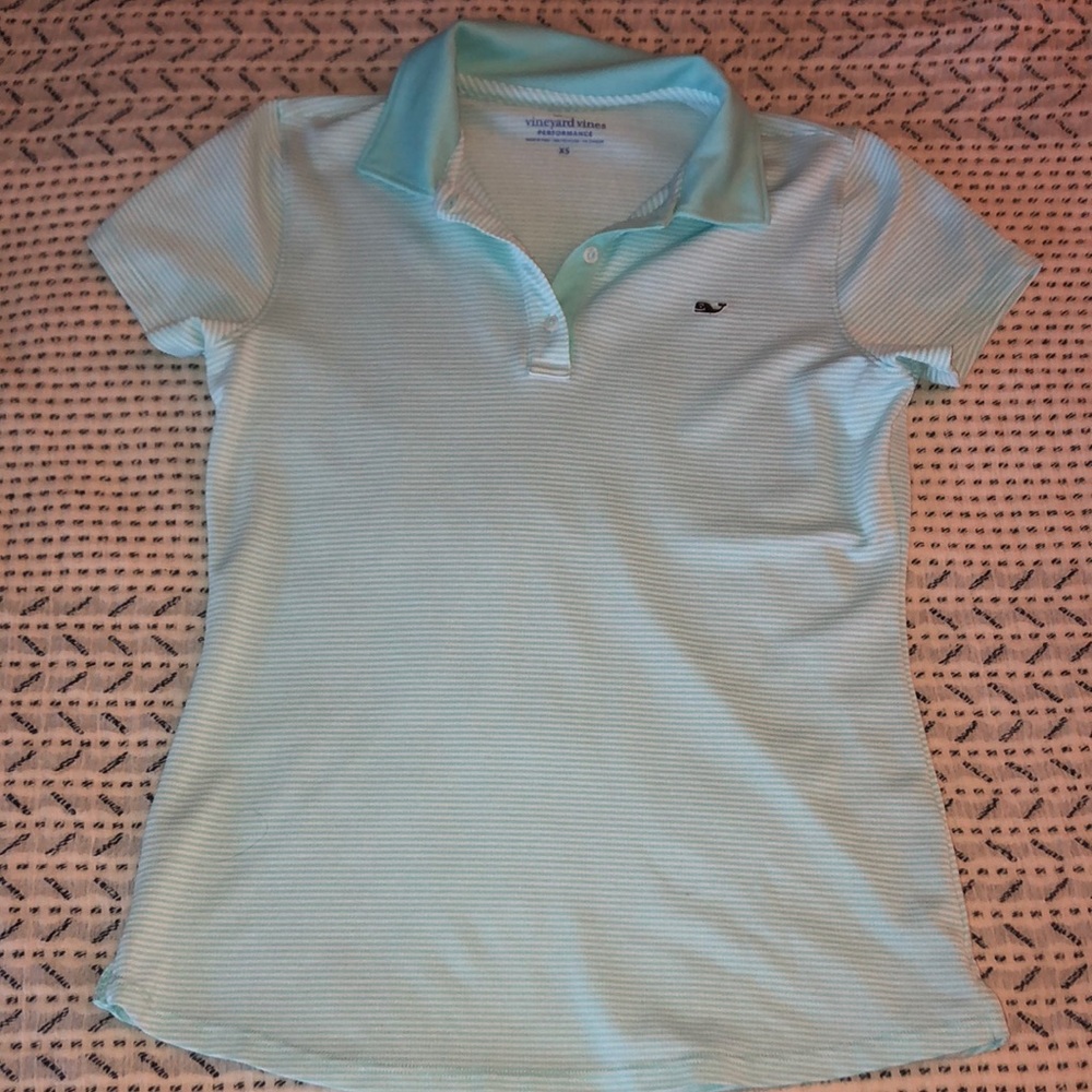 EUC Vineyard Vines Performance shirt